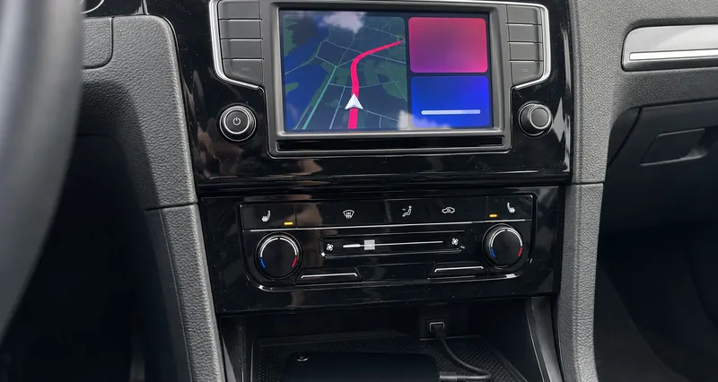 Подключение CarPlay и Android Auto: на штатном экране идёт навигация с телефона — Volkswagen Golf 7